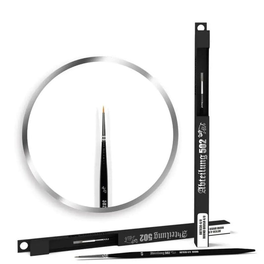 Abteilung 502 Round Brush 4/0 von AK Interactive mit synthetischen Borsten für präzise Detailarbeiten an Miniaturen und Modellen