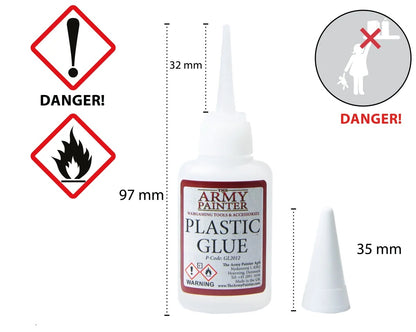 Plastikkleber von The Army Painter mit feiner Dosierspitze mit Sicherheitshinweis